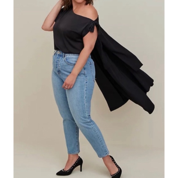 🆕 Black Satin Off Shoulder Top 3 3X 22 24 NWT Torrid New! - Picture 2 of 6